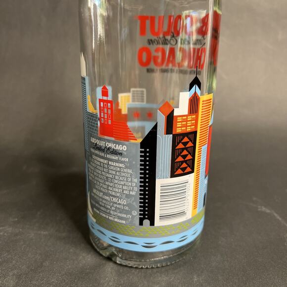 Absolut Chicago Bottle – 2013 Limited Edition Ross Bruggink Collab VTG Bar Decor - Picture 5 of 11